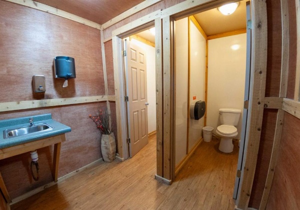 Royal Gorge Cabins image 121