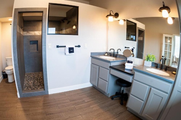 Royal Gorge Cabins image 127