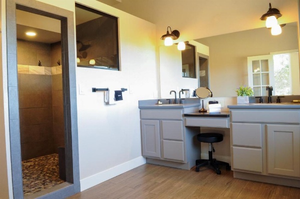 Royal Gorge Cabins image 130