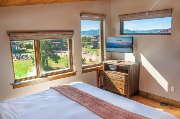 Royal Gorge Cabins image 46